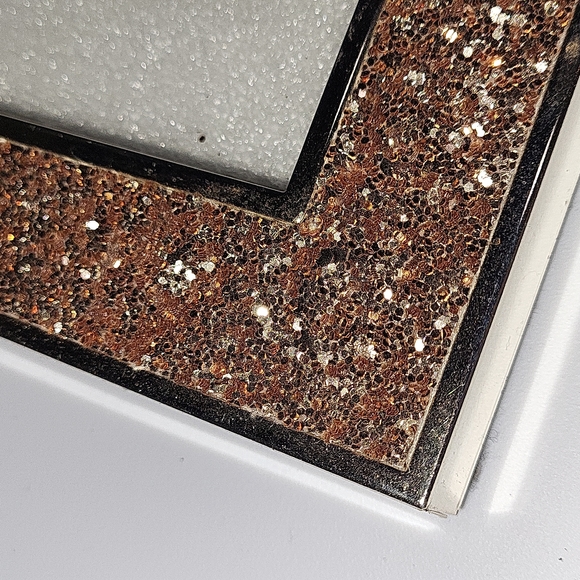 Frame - Picture 2 of 9